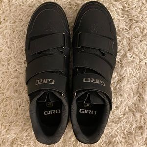 GIRO cycling shoes - fits size 9/9.5